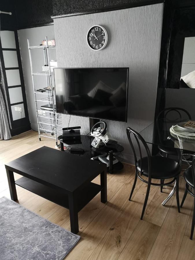 A Home Away From Home Now With Netflix And Ps4 Blackpool Ngoại thất bức ảnh